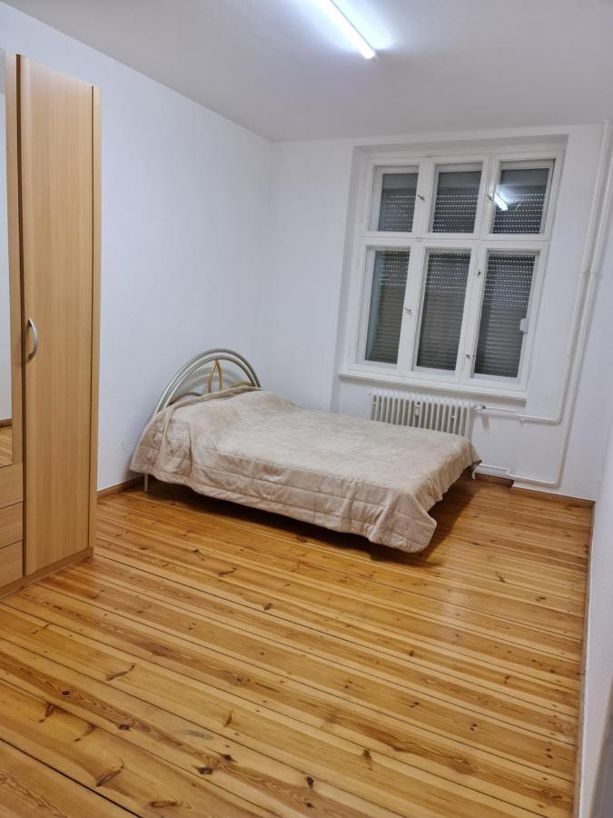 Shared Apartment *